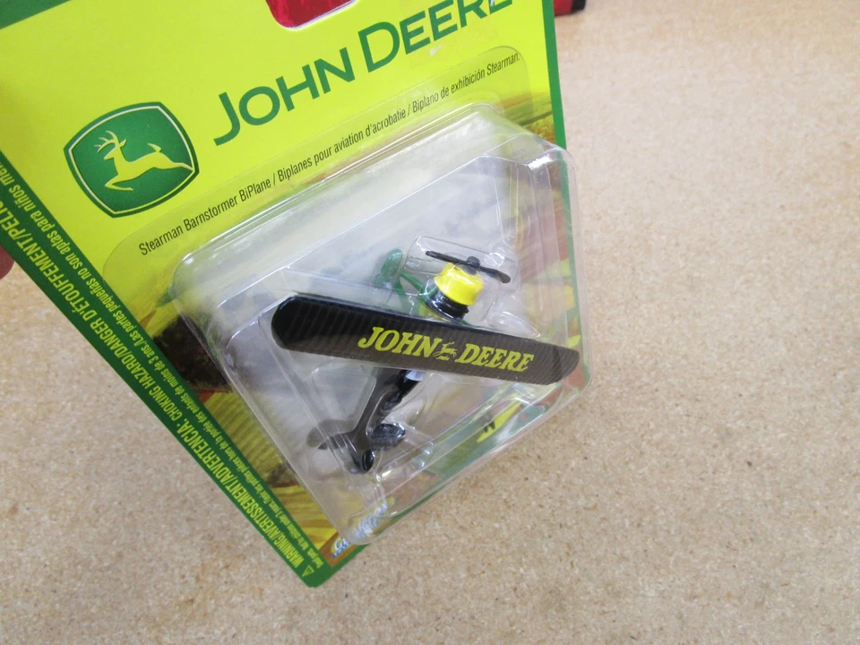 Stearman John Deere Barnstormer GEARBOX 1/64 airplane toy diecast B13Z - Image 2 of 4