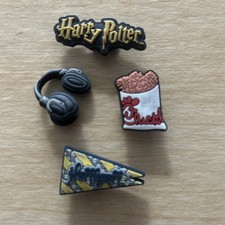 Lot of 4 Jibbitz Crocs Shoe Charm Harry Potter Logo,HUFFLEPUFF HOUSE FLAG,music