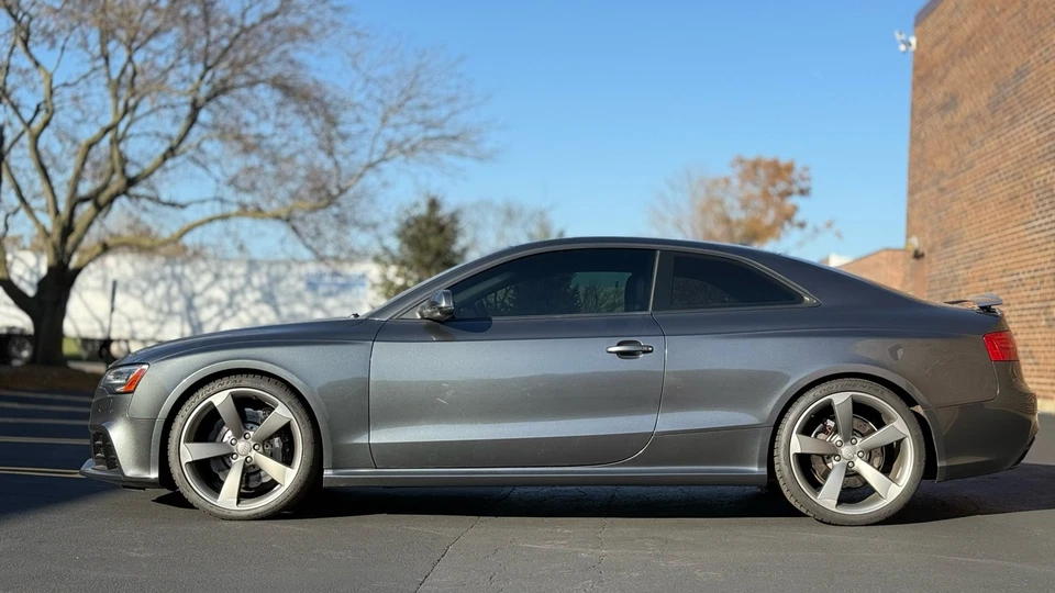 Audi RS5 2013 4,2 cupé quattro S tronic Foto 4 de 4