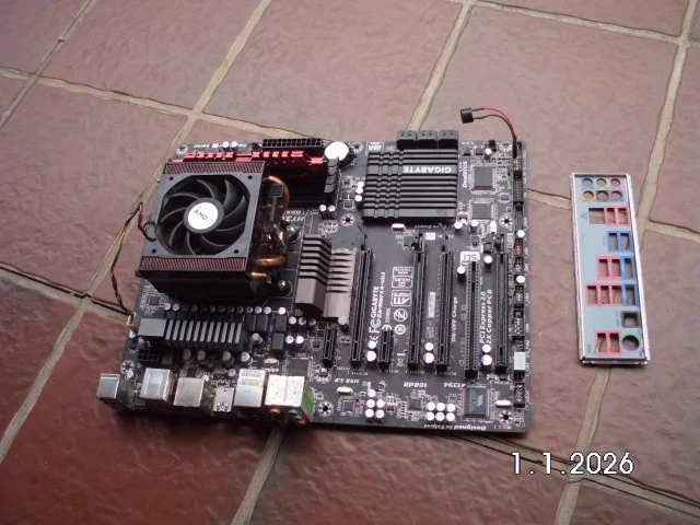 Schermo I/O Posteriore Per Scheda Madre Gigabyte GA-990FXA-UD5 / UD3 - Piastra Backplate OEM