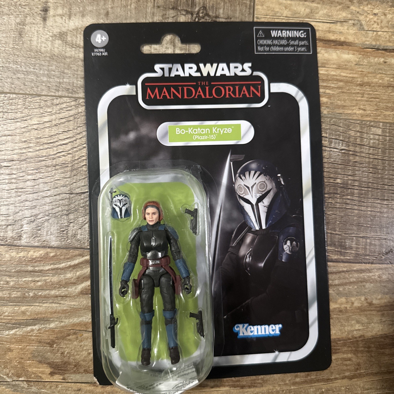 Star Wars Mandalorian Bo Katan 3.75" Retro Kenner