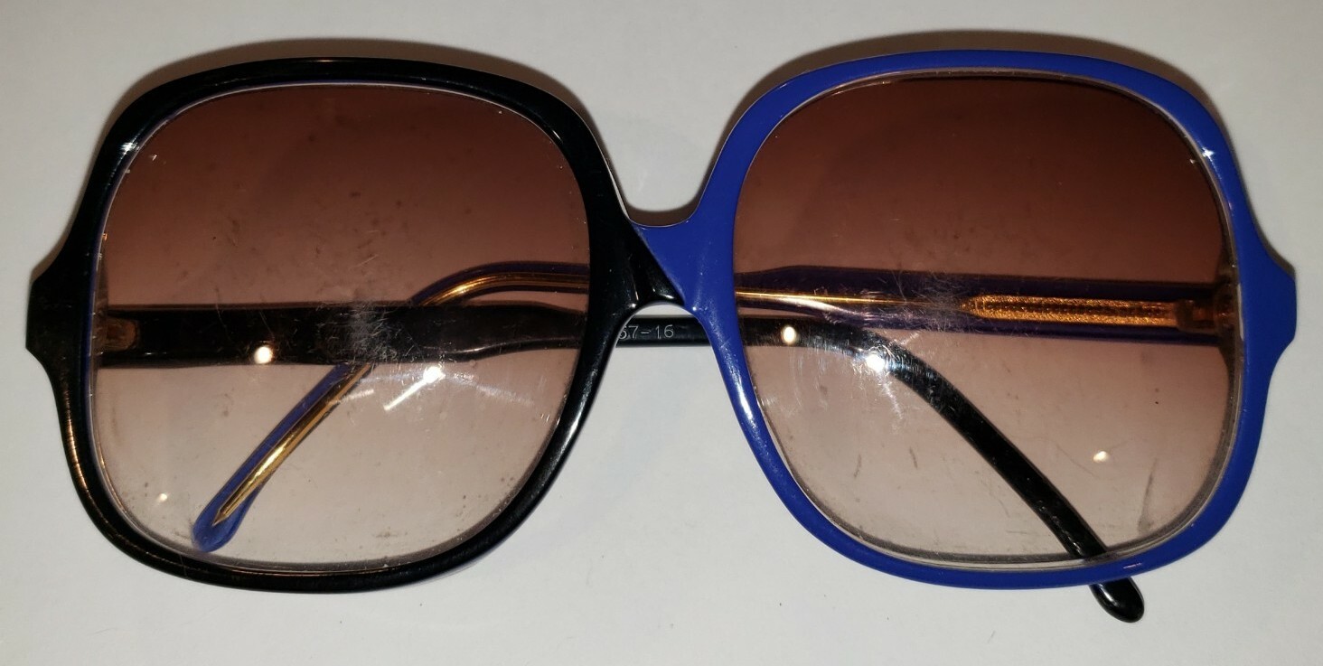 Occhiali da sole vintage YSL montatura quadrata bicolore Yves Saint Laurent blu e nero