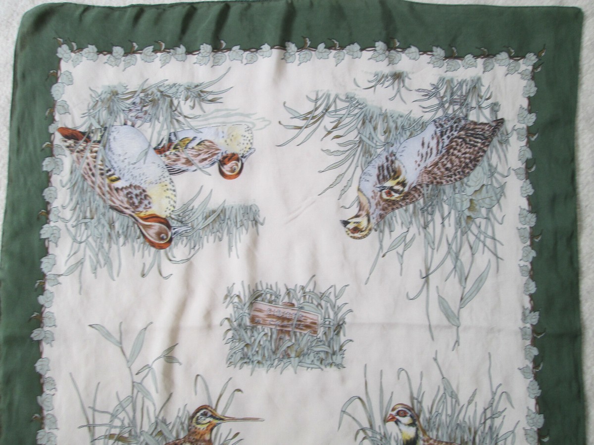 Foulard En Soie Vintage - Dimensions 75 X 76 Cm - Couleur Ivoire - Occasion (porté)