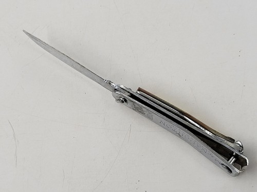 Vintage Multicolored Nail Clippers With Knife Advertising MacNaughton Canadian - Picture 11 of 14