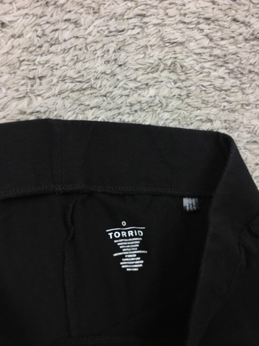 Torrid Capri Leggings Womens Size 0 Black Stretch Cotton Blend #2 - Picture 4 of 13