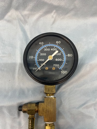 Compression Test Gauge 100psi 06 1Q Black - Picture 3 of 5