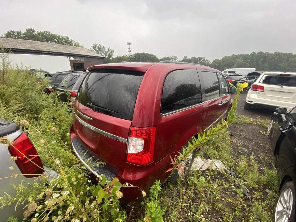 Used Deck Lid fits: 2016 Chrysler Town & country tinted glass w/rear view camera Foto 4 de 4