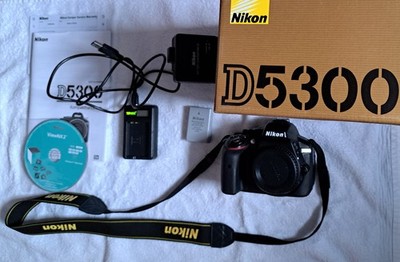 Nikon D D5300 24.2 MP SLR-Digitalkamera - GPS und WLAN (Nur Gehäuse) - Gebraucht