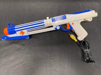 J4 Hasbro - Star Wars Clone Wars - Tiger Electronics Gun - Working