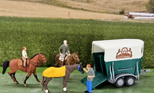 Two Preiser HO Scale Horse Riders w/ Colt Tra...
