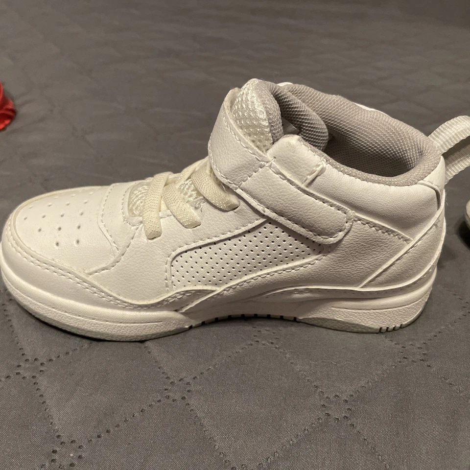 Tenis de baloncesto AND1 para niños pequeños talla 10 color blanco Foto 2 de 4