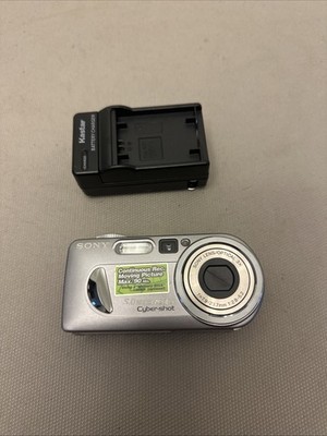 Sony Digital Camera Cybershot DSC-P10 *Read