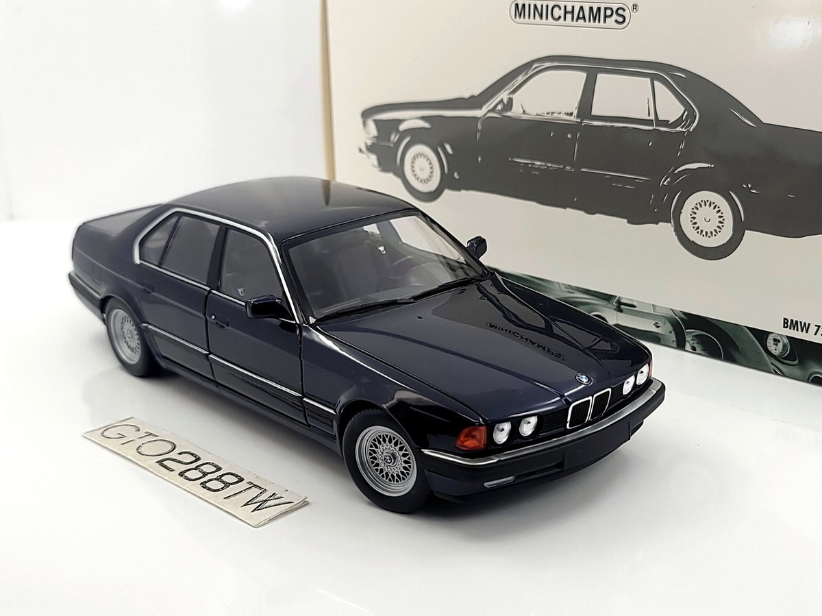 Minichamps 1:18 BMW 730i Sedan(E32) 1986 - Blue Metallic(7er
