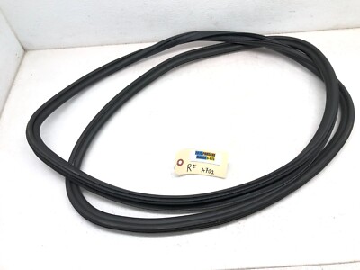 2015-2022 PORSCHE MACAN RIGHT PASSENGER FRONT DOOR BODY WEATHERSTRIP SEAL OEM