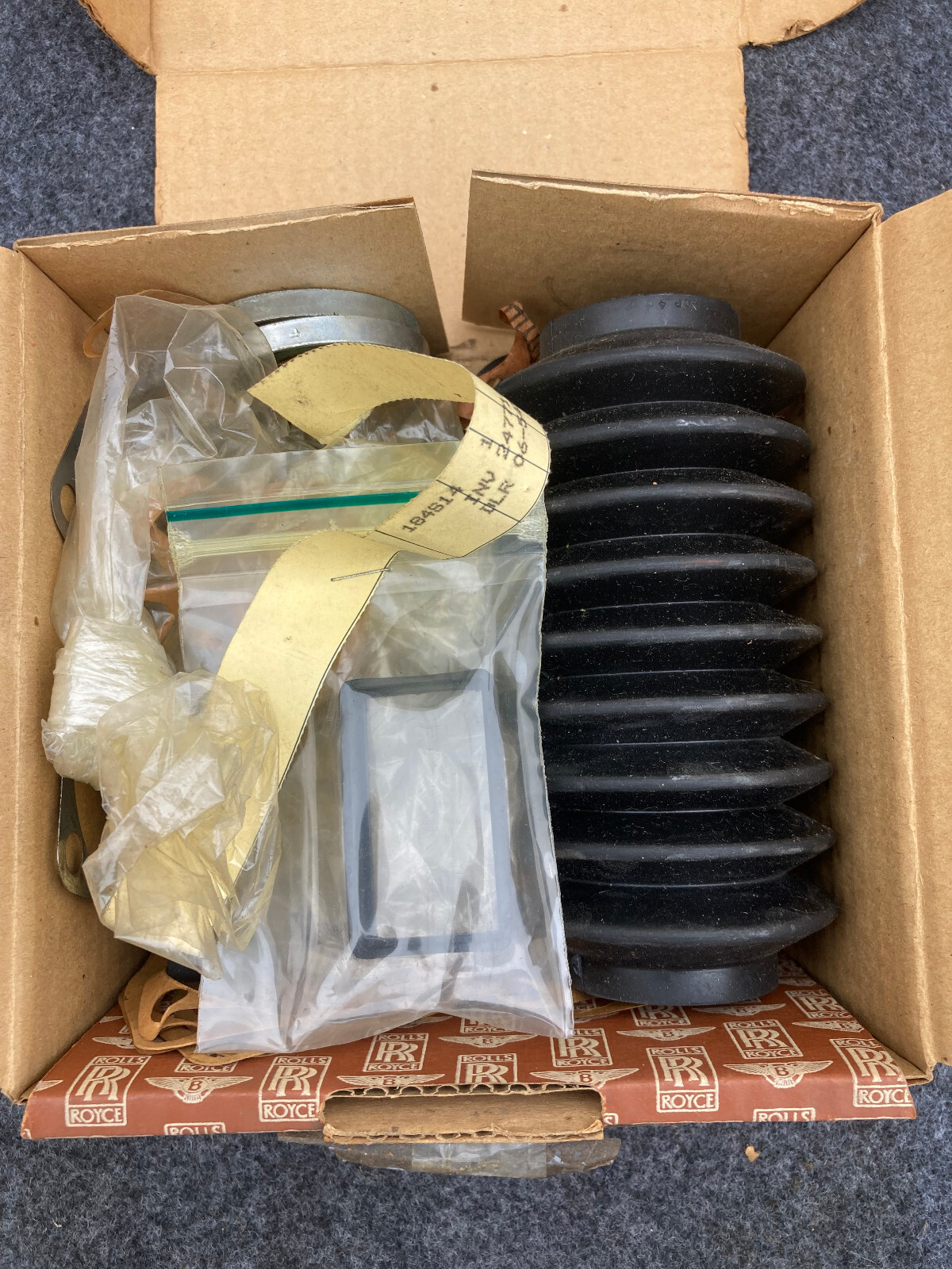 ROLLS ROYCE SHADOW BENTLEY CORNICHE COUP  WRAITH II SERVICE KIT BELLOWS SALE