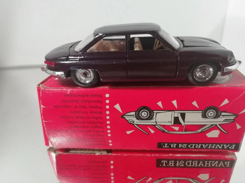 Solid 143 Panhard 24 B.T. Nella scatola 1:43 - Immagine 2 di 4