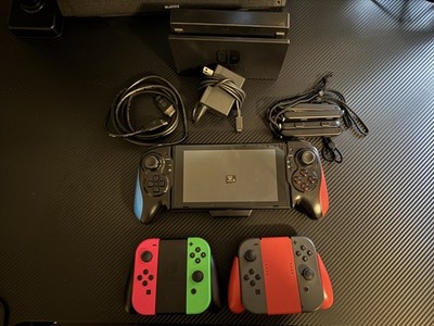 Nintendo Switch BUNDLE - 1tb Zelda SD card - Carrying Case - 4 controllers 