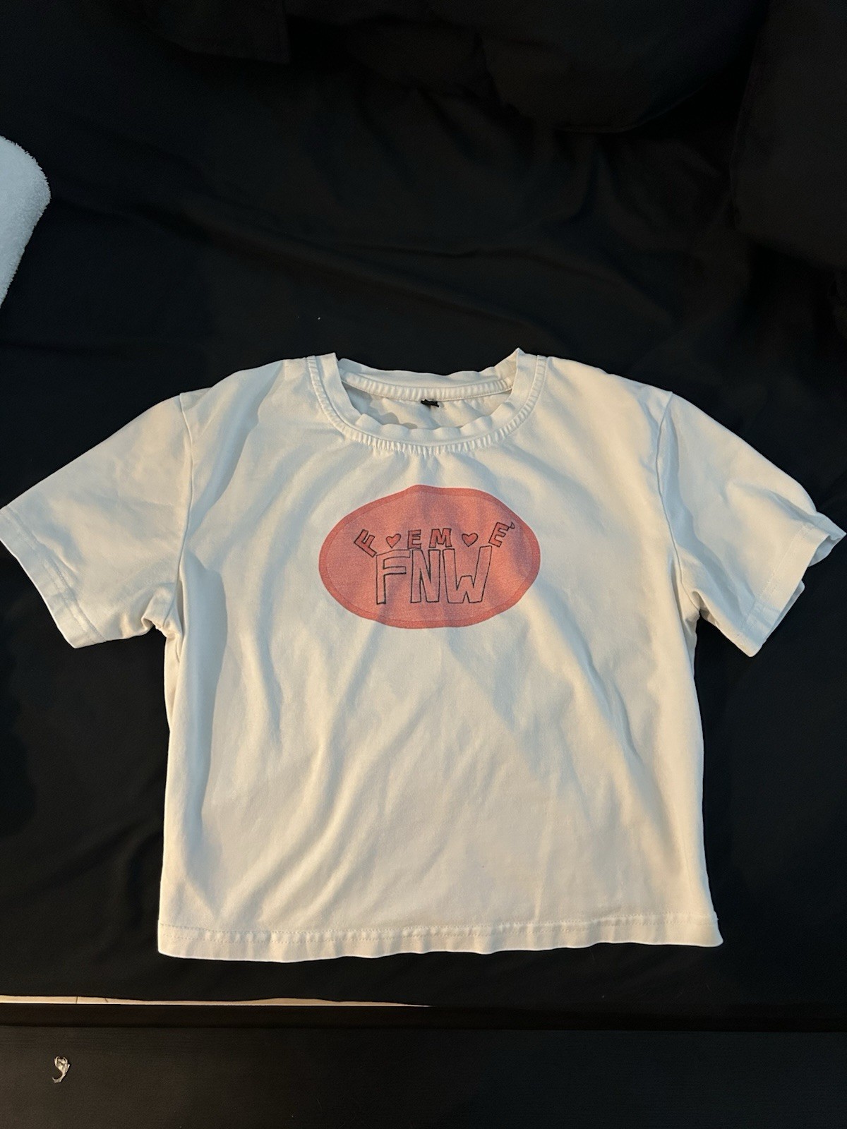 Women’s White/Pink Short Sleeve Crew Neck Graphic Print Pullover crop top