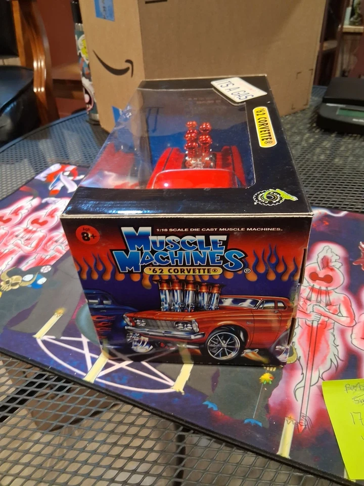 MUSCLE MACHINES 1962 Chevrolet Corvette Red w/ White Cove 62 Vette 1/18 1:18 HTF - Image 4 of 4