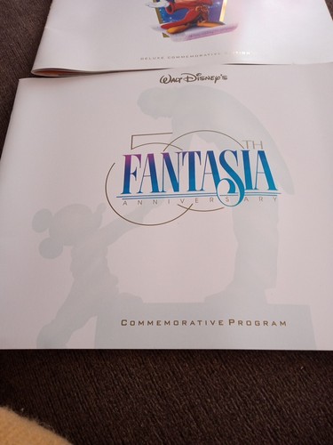 2 libros conmemorativos de fantasía de obra maestra de Walt Disney - Imagen 3 de 3
