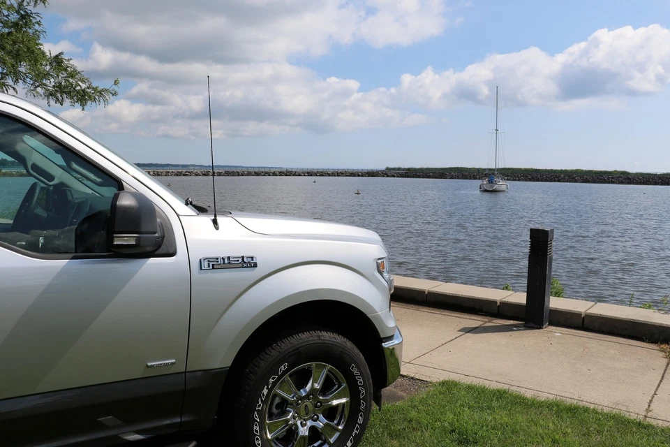 Antena AM/FM de acero inoxidable con resorte negro de 27" para Chevrolet Monte Carlo 1995-1999 Foto 3 de 3