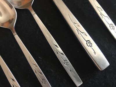 ONEIDA ONEIDACRAFT *CAPISTRANO DELUXE STAINLESS FLATWARE YOU