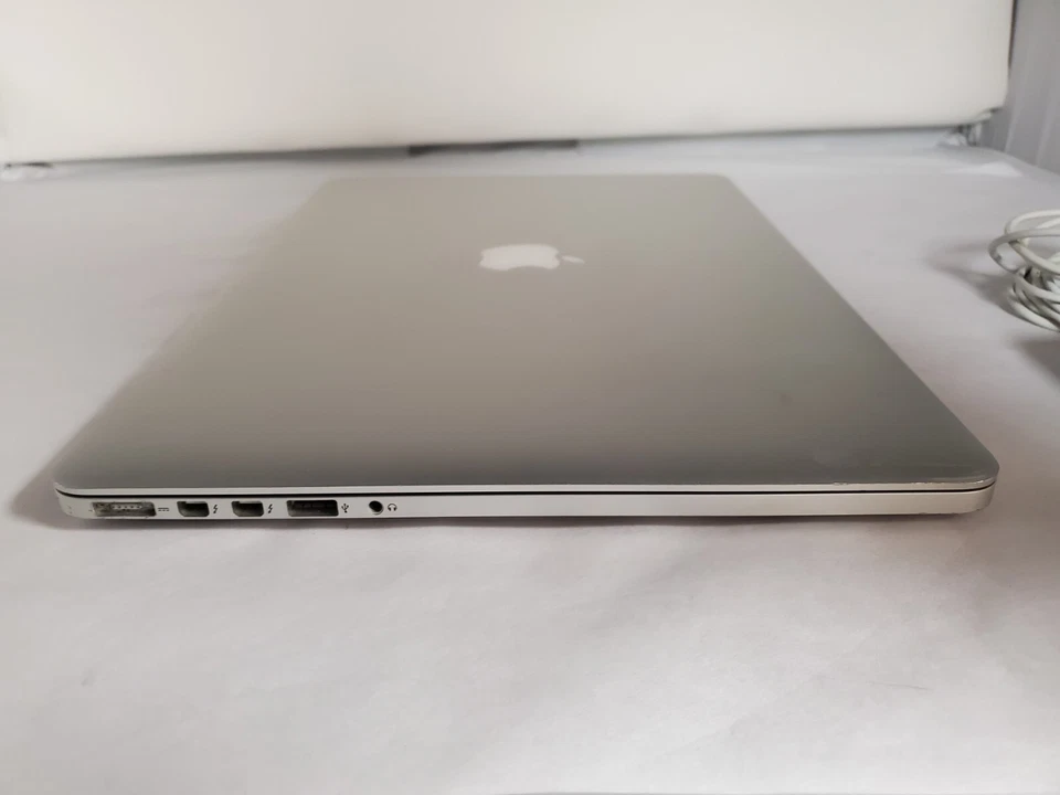 Apple Macbook Pro 15" Mid 2015 A1398 Retina I7 2.2GHz 16GB 512 GB SSD MJLQ2LL/A - Image 3 of 4