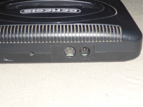 SEGA GENESIS SYSTEM CONSOLE ONLY MODEL 2 MK-1631 ORIGINAL NO CORDS - Picture 2 of 4
