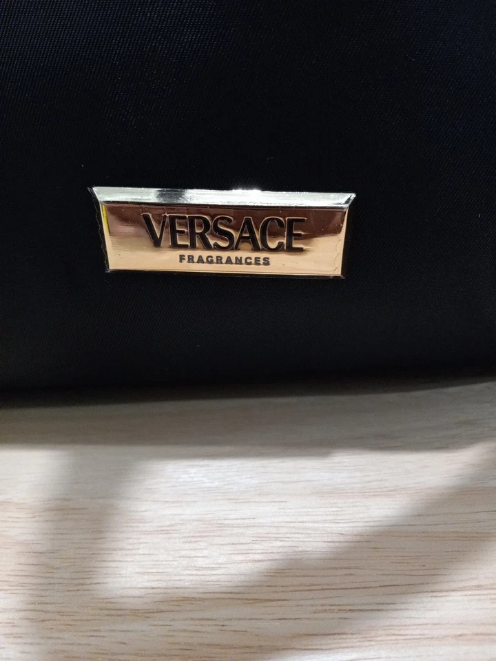 2025 LIMITED EDITION WOMENS VERSACE BAG TRAVEL, WORK, COLLEGE PURSE BLACK / GOLD - Image 2 of 4