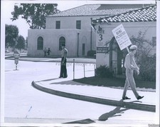 Foto única Afl Picket Walks 1941 Cuerpo de Marines de San Diego Base Gate Unions 7x9