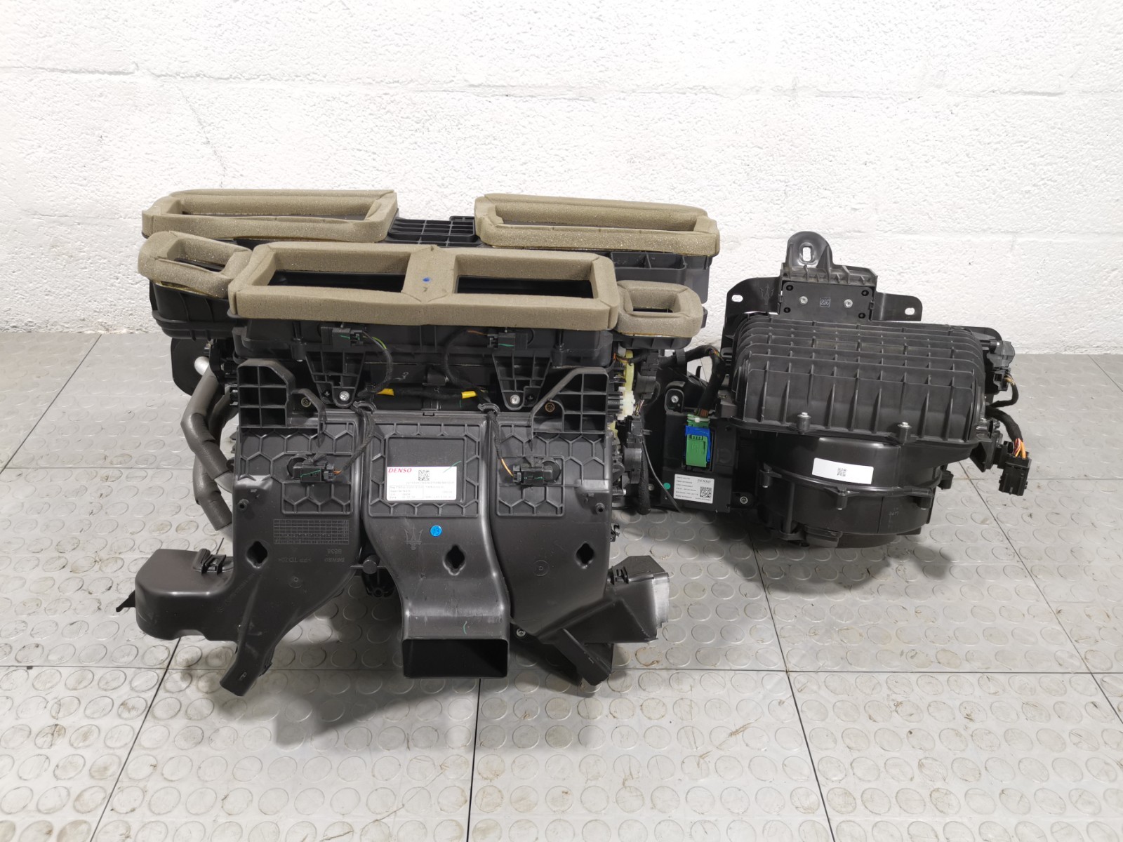 Maserati Ghibli 2019 M156E RWD 3.0L HVAC AC Climate Heater Blower Box 6701091360
