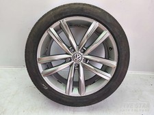 VW Passat R18 Alloy Wheel With 245/40 6mm Tire 2017 3G601025H B8 (3G) GT