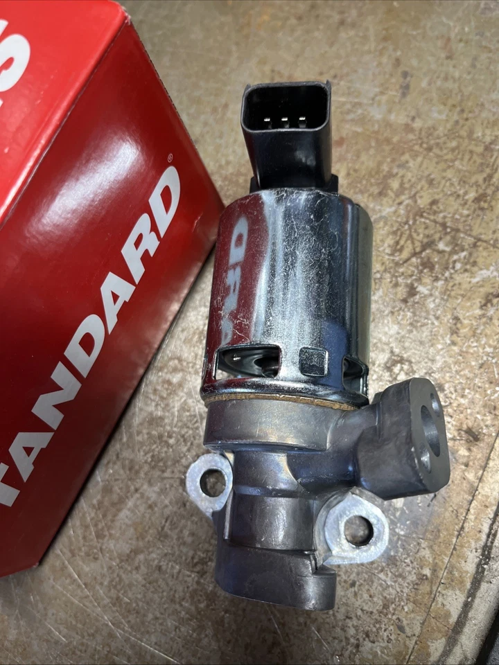 Estándar EGV825 | Válvula de recirculación de gases de escape (EGR) Dodge Charger Magnum Foto 2 de 4