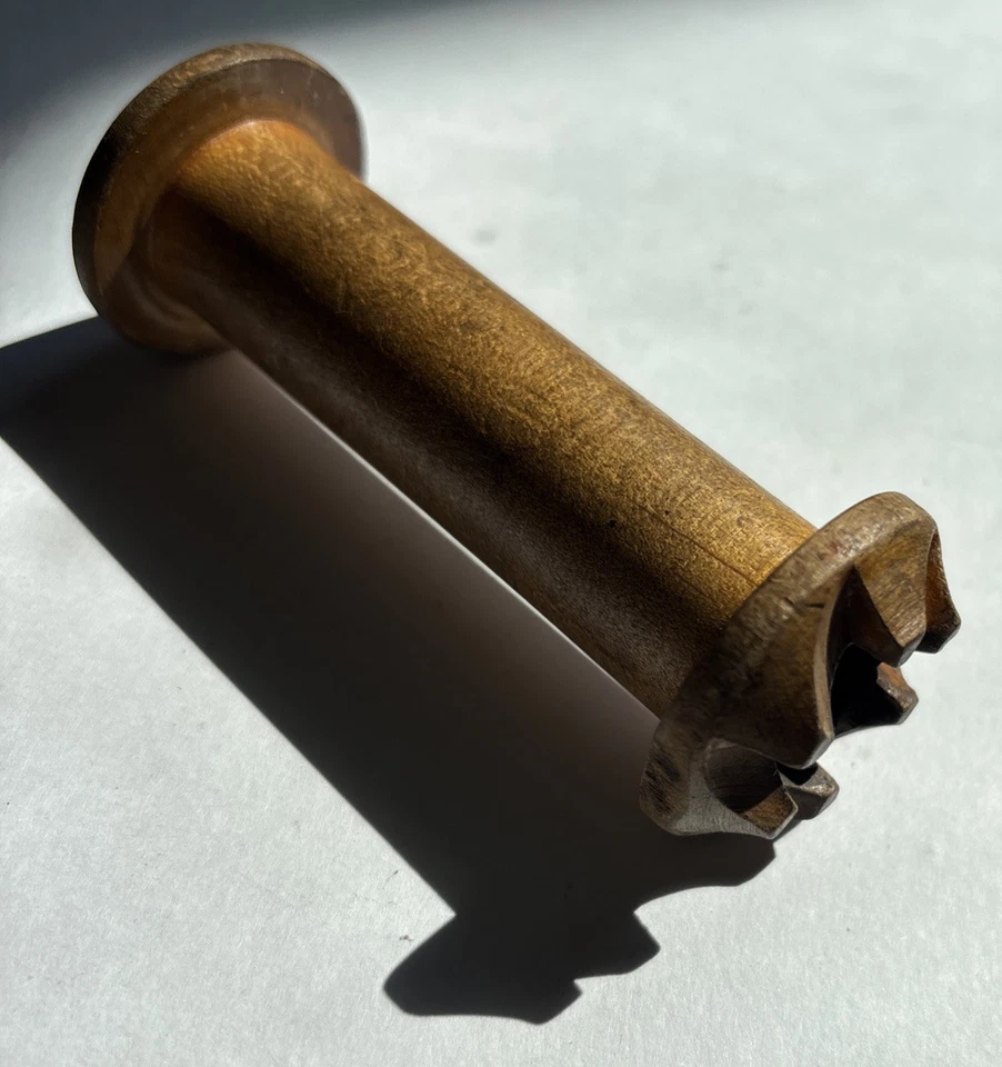 VTF Wooden Yarn Spool Spindle Textile Industrial Decor Primitive Farmhouse 4" - Image 3 of 4