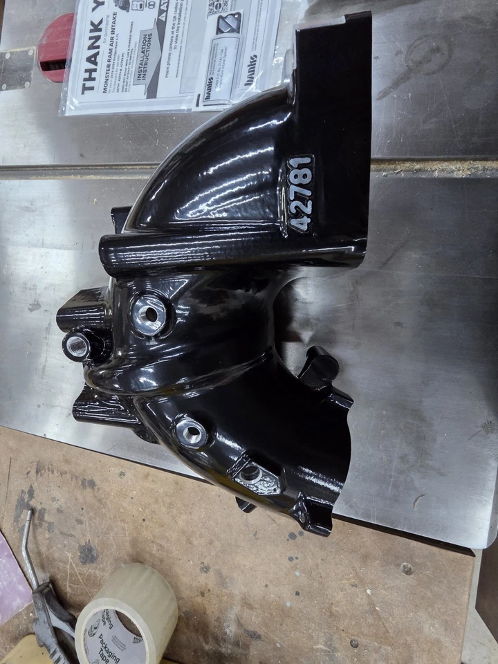 BANKS GEN2 MONSTER RAM-ADMISIÓN DE AIRE Se adapta a 2019-2024 RAM 6,7 L CUMMINS - PC negro Foto 4 de 4