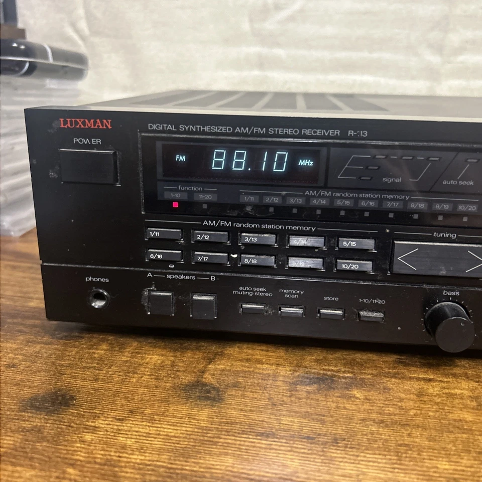 VINTAGE Luxman R-113 Digital Synthesized AM/FM Stereo Receiver HiFi TESTED WORKS - Image 2 of 4