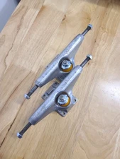 Vintage Independent Stage 6 Skateboard Trucks - 8.5" axles / 149mm