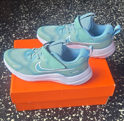 Nike Cosmic Runner (PSV) Unisex Kids Athletic Sneaker Blue/Green/White US 1Y