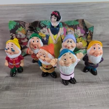 Vintage Walt Disney Snow White Bank and the Seven Dwarfs 7 Figure Set Rubber Toy