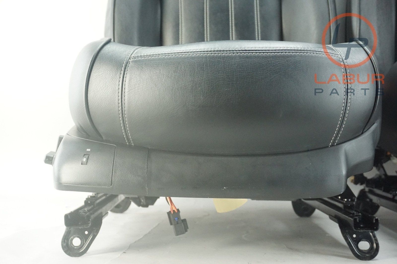 M139 03-08 Maserati Quattroporte Complete Front Left & Right Seat Seats Black