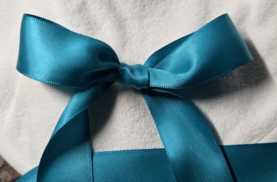 双脸缎面蓝宝石 '2.25 " 色带优质 10 码  — 第 4/4 张图片