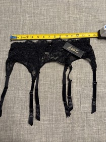 Dita Von Teese Lingerie Set NEW NEVER WORN Bra and Garter Belt Black ￼