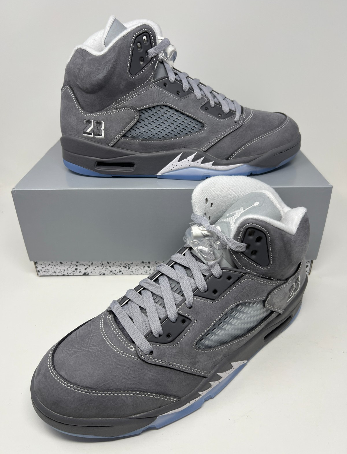 Air Jordan 5 Retro Wolf Grey Size 10 Men’s Brand New DD0587-002 IN HAND