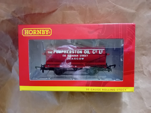 HORNBY SPUR 00 R.6855 THE PUMPHERSTON OIL CO LTD GLASGOW 30 TON TANK WAGON M/B | Condition: New