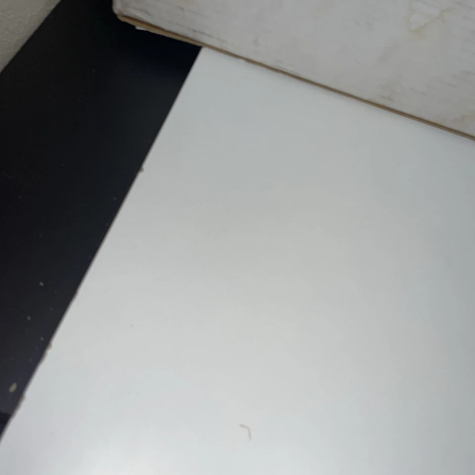 Amortiguador de sonido autoadhesivo Dynamat 10455 18" x 32" x 0,067" de espesor con Xtre... Foto 2 de 4