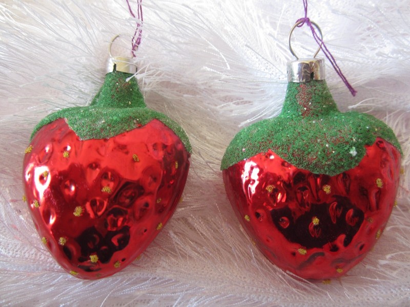 Lot of 2 Molded Blown Glass RED  STRAWBERRY Green Leaf  Christmas Ornaments