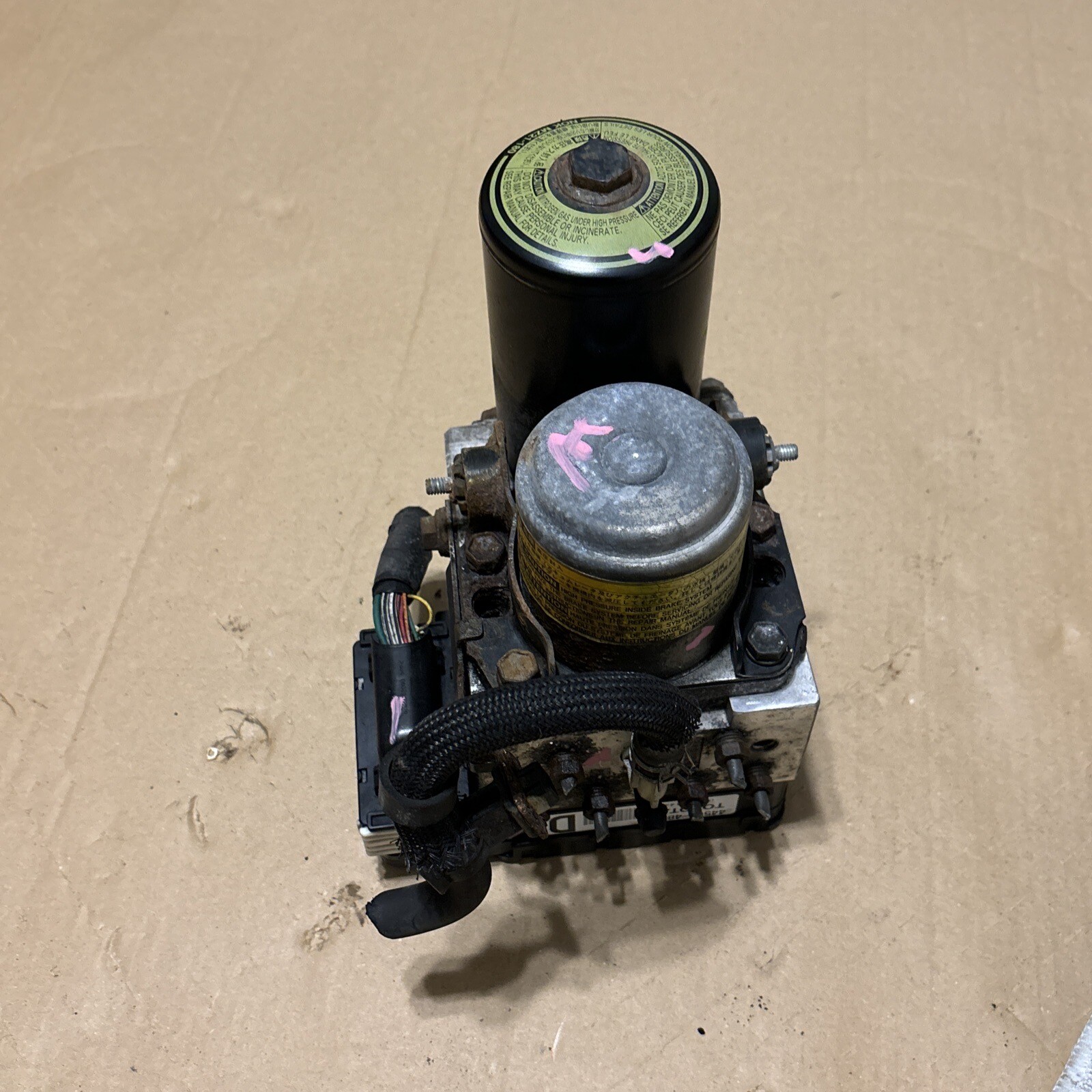 TOYOTA HIGHLANDER HYBRID LEXUS RX400h ABS PUMP ASSEMBLY 4451048060 OEM