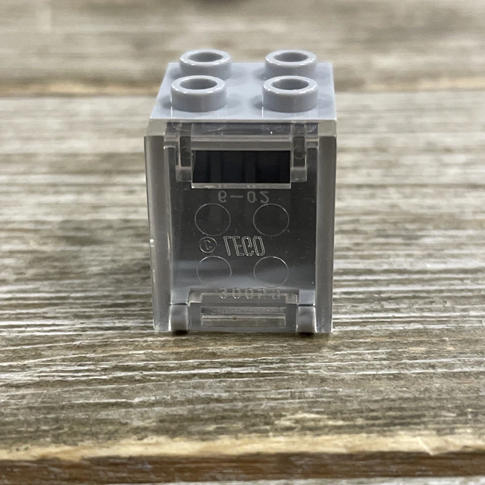 LEGO 30028 Gray Container Box 4345 2 x 2 x 2 Clear Door with Slot - Image 2 of 4