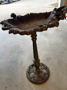 Rustic Pedestal Cast Iron Bird Bath Feeder Bath Garden Decor