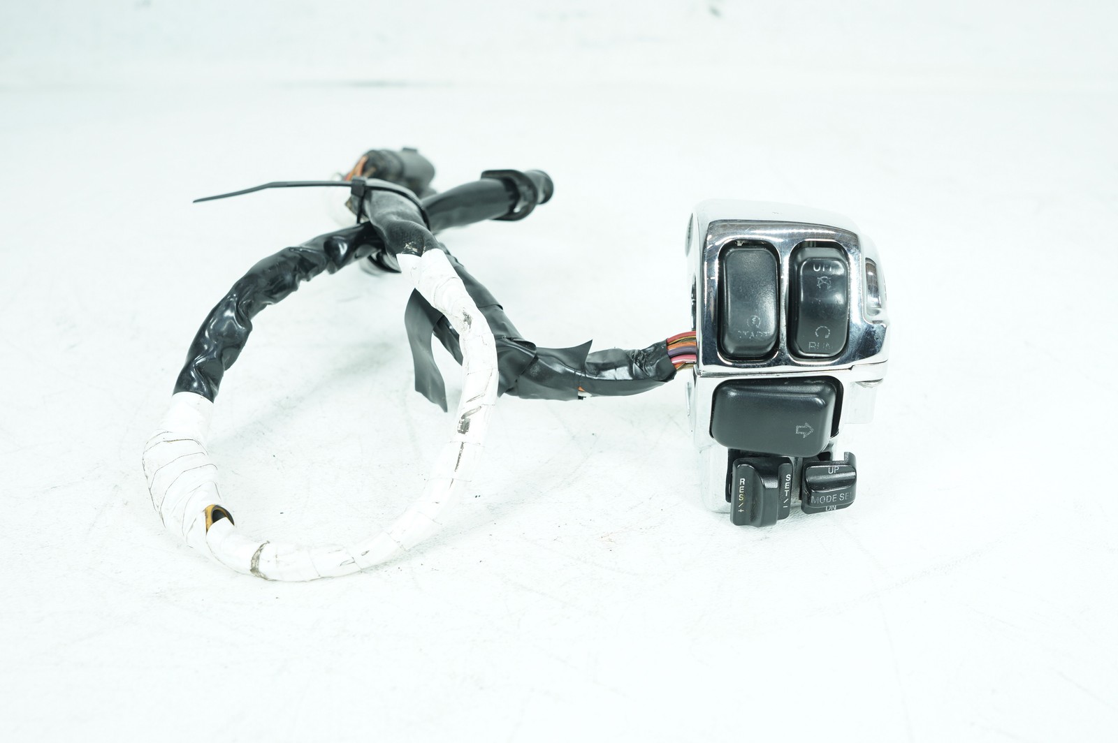 2007 Harley Touring CVO Screamin Eagle Right Engine Start Kill Switches Controls